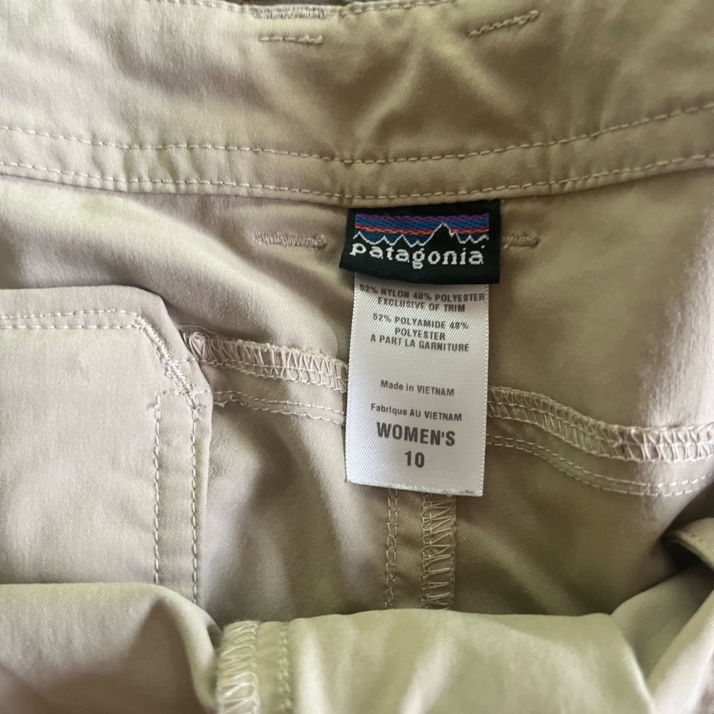 Women Patagonia Tan Flat Front Shorts Casual Style - Picture 3 of 5